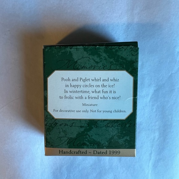 Hallmark Keepsake Ornament. Skating with Pooh. - Picture 3 of 10